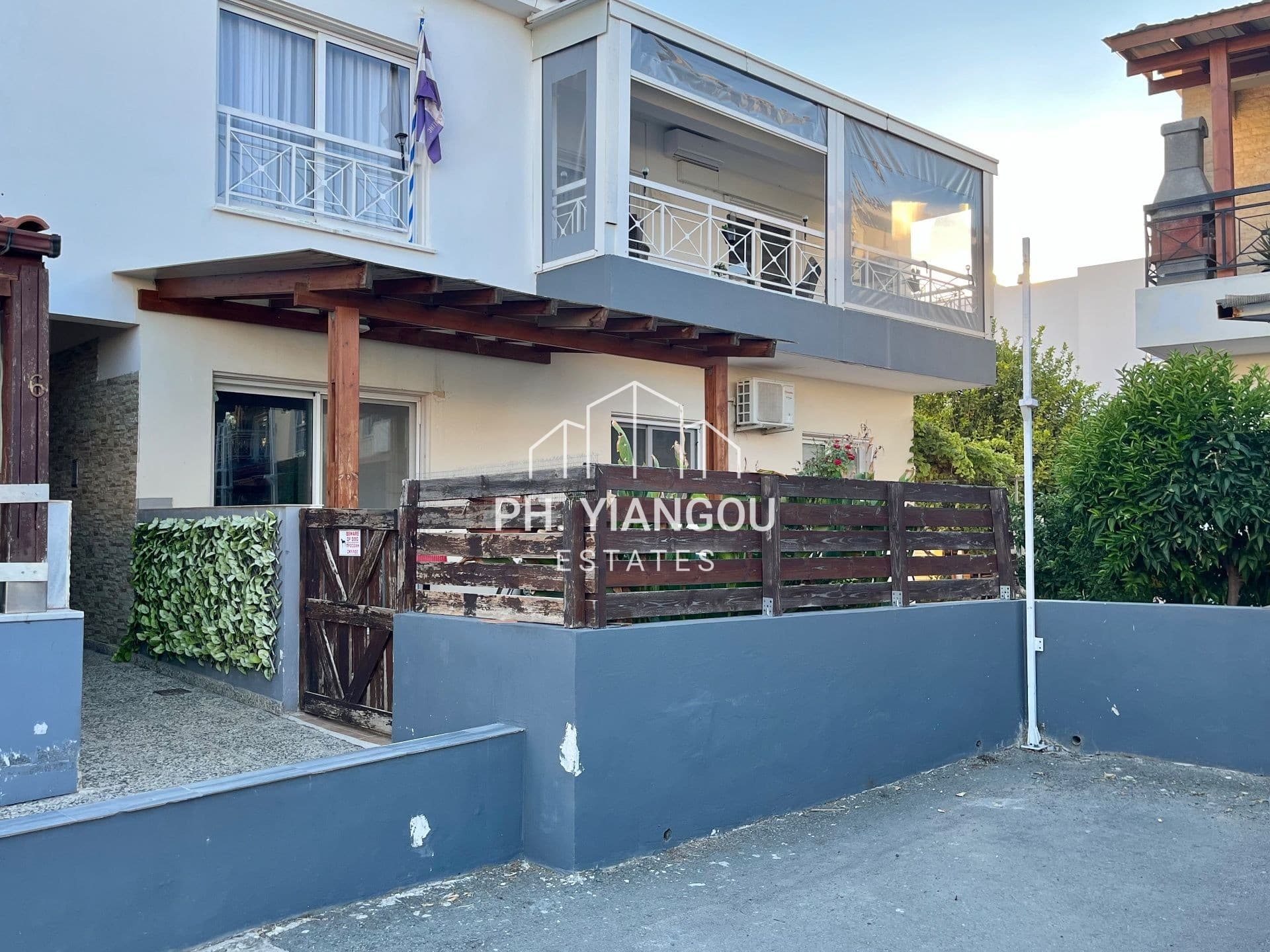 Ισόγειο διαμέρισμα 3 υπνοδωματίων προς πώληση στο Στρόβολο
